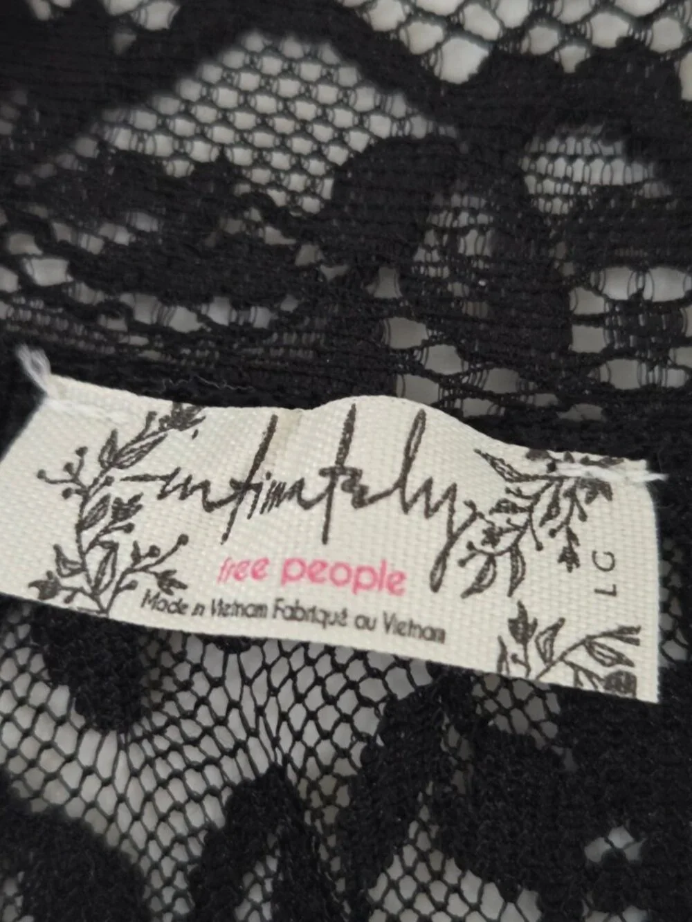 Free People‎ All Day Lace Top L Black Sheer Long Sleeve Scalloped V-Neck NWT